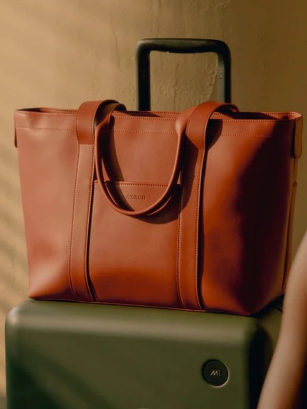 NEW IN BOX Monos Metro Tote (Black) - Picture 6 of 8